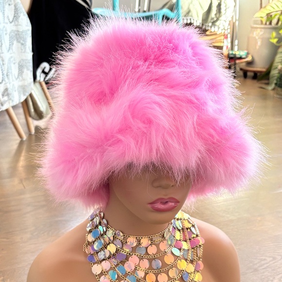 Pink Fluffy Hat - faux fur bucket hat - Picture 1 of 4